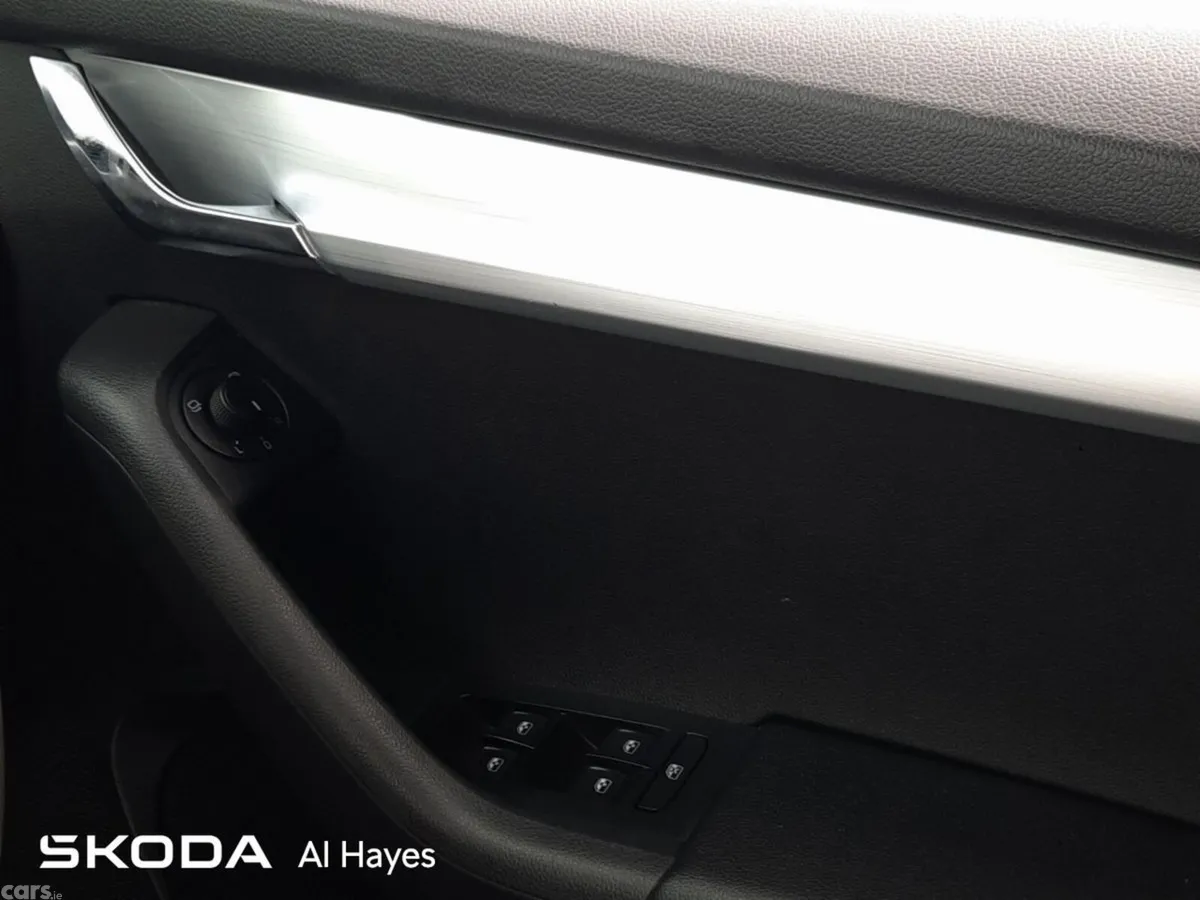 Skoda Octavia Saloon, Diesel, 2020, White