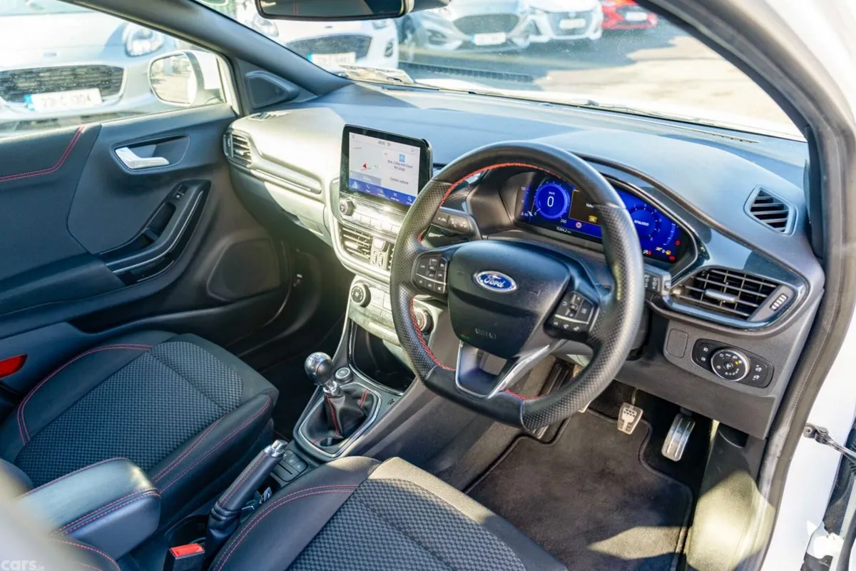 Ford Puma MPV, Petrol Hybrid, 2022, White