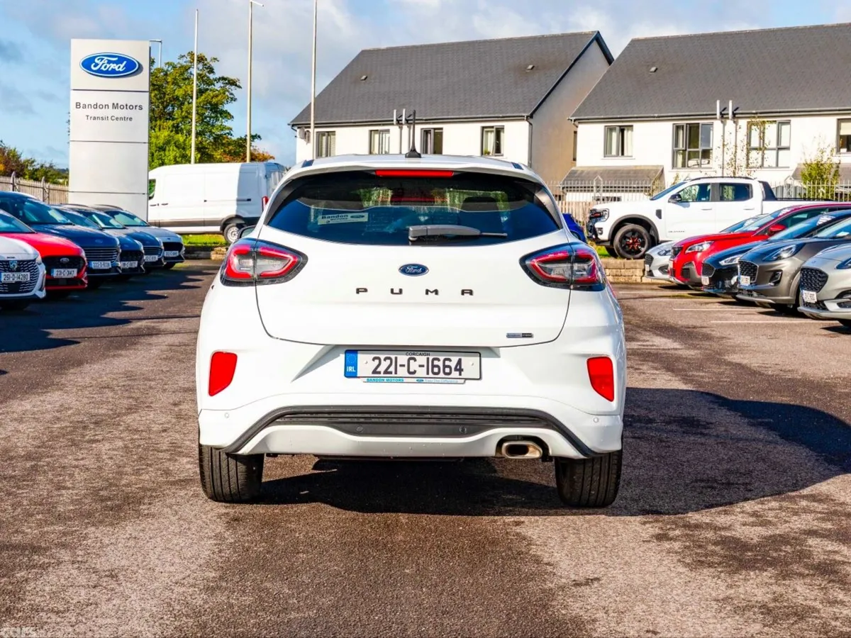 Ford Puma MPV, Petrol Hybrid, 2022, White