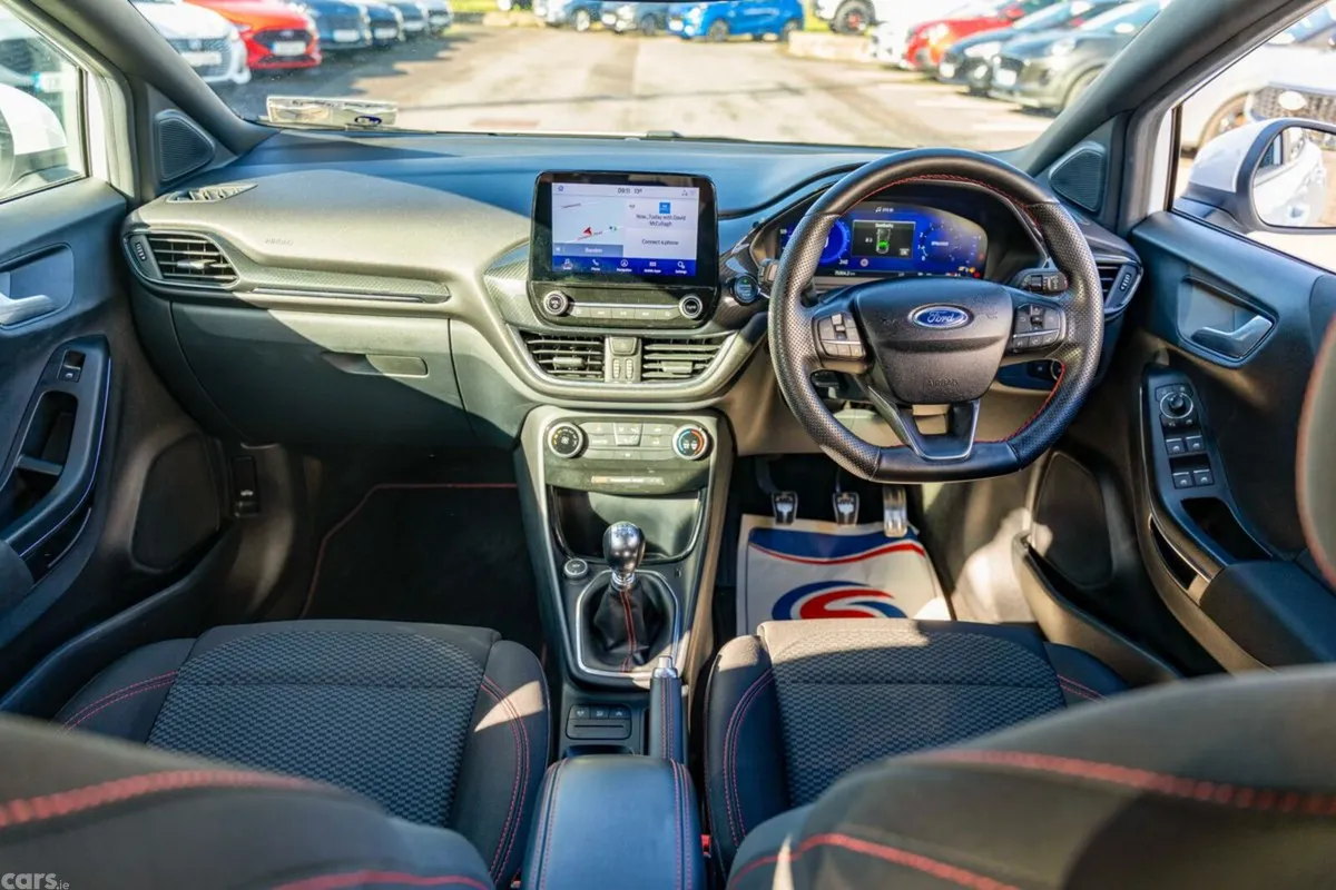 Ford Puma MPV, Petrol Hybrid, 2022, White