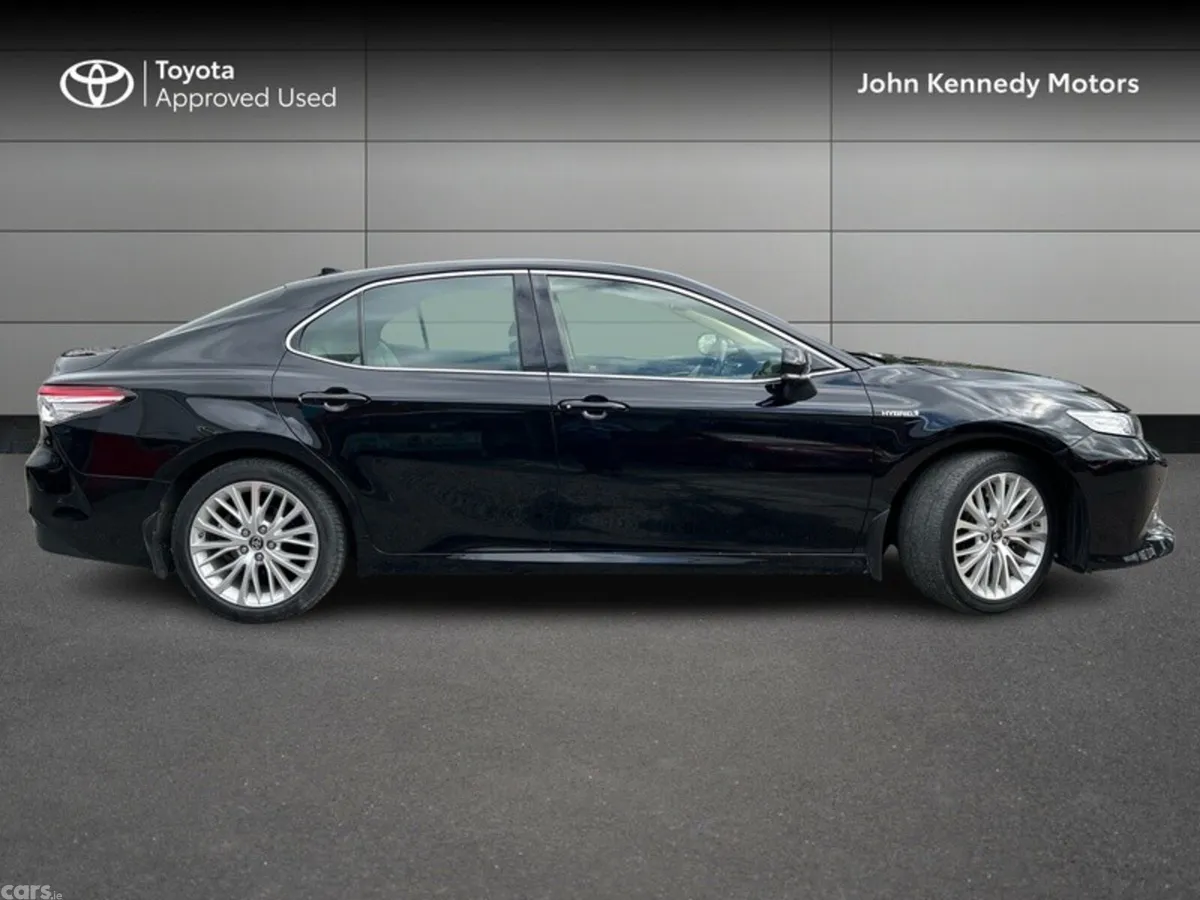 Toyota Camry Saloon, Petrol Hybrid, 2020, Black