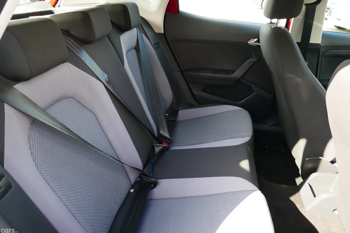 SEAT Arona SUV, Diesel, 2018, Red