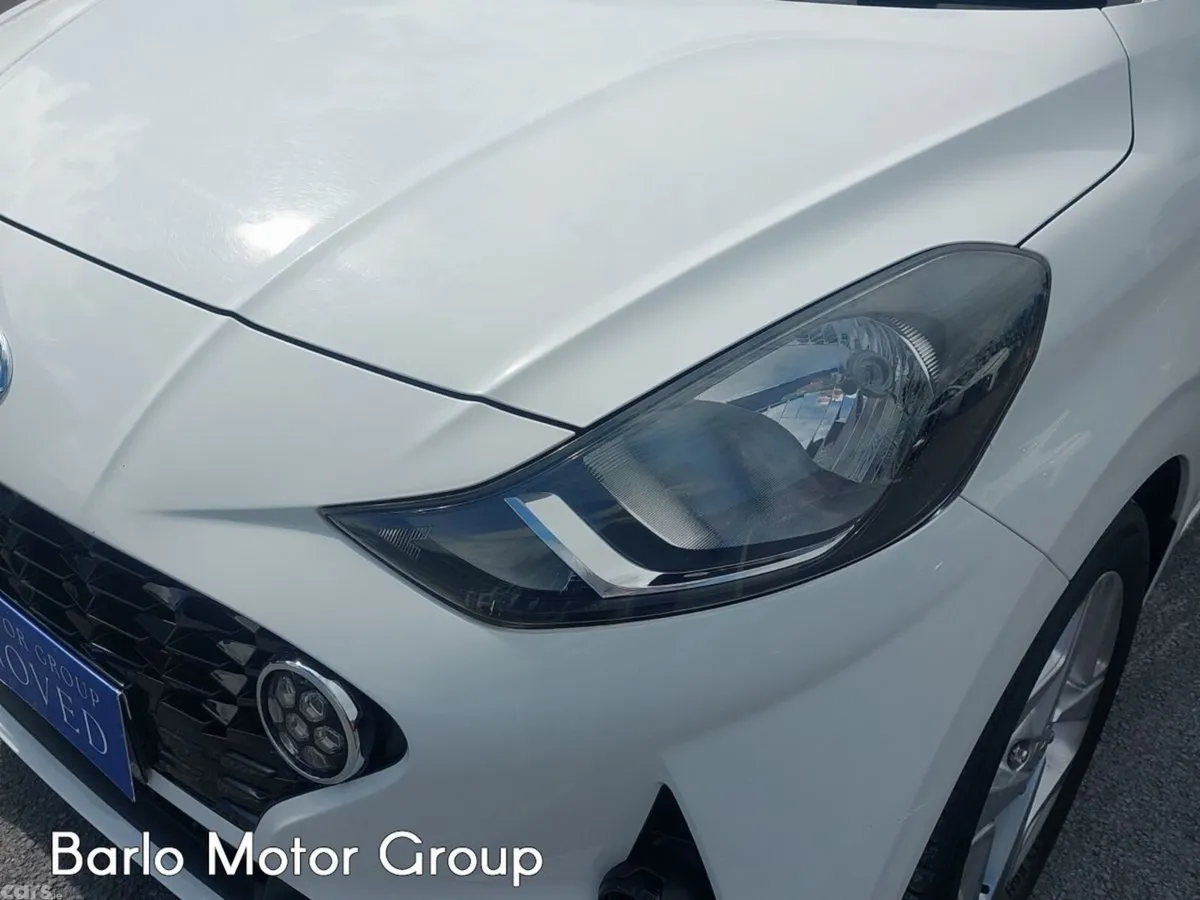 Hyundai i10 Hatchback, Petrol, 2022, White