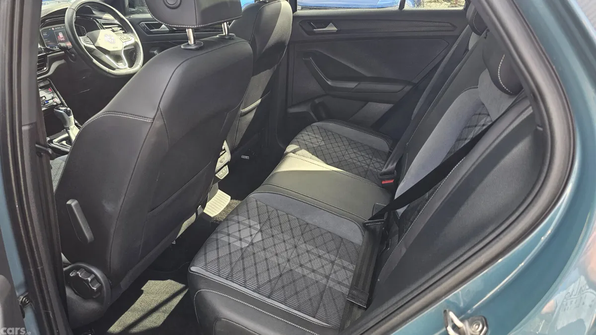 Volkswagen T-Roc SUV, Petrol, 2024, Blue