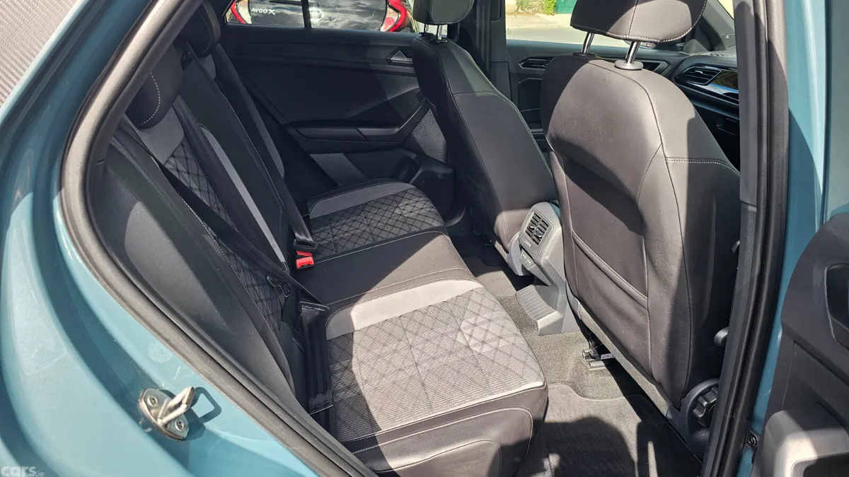 Volkswagen T-Roc SUV, Petrol, 2024, Blue