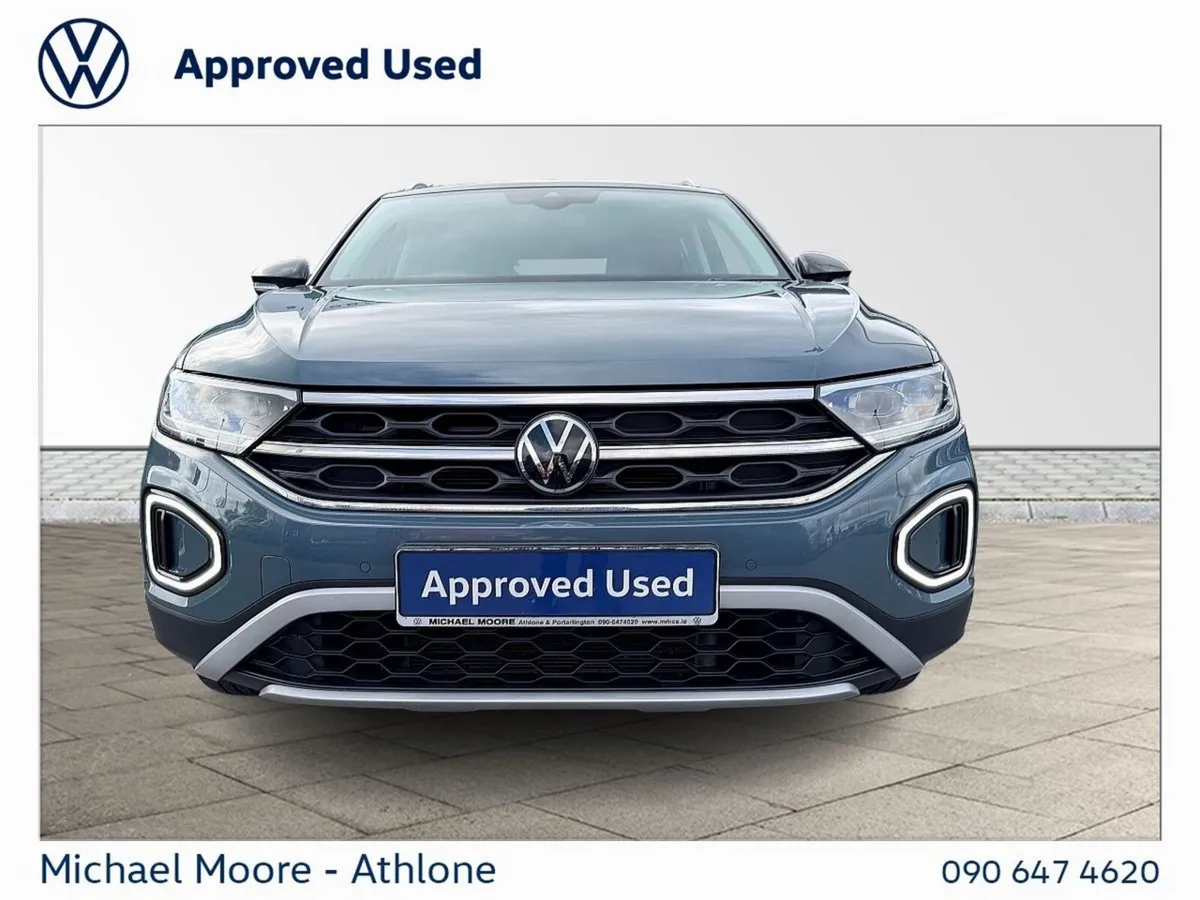 Volkswagen T-Roc SUV, Petrol, 2023, Blue