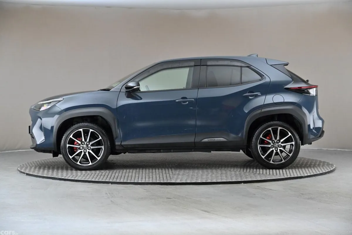 Toyota Yaris Cross SUV, Petrol Hybrid, 2024, Grey