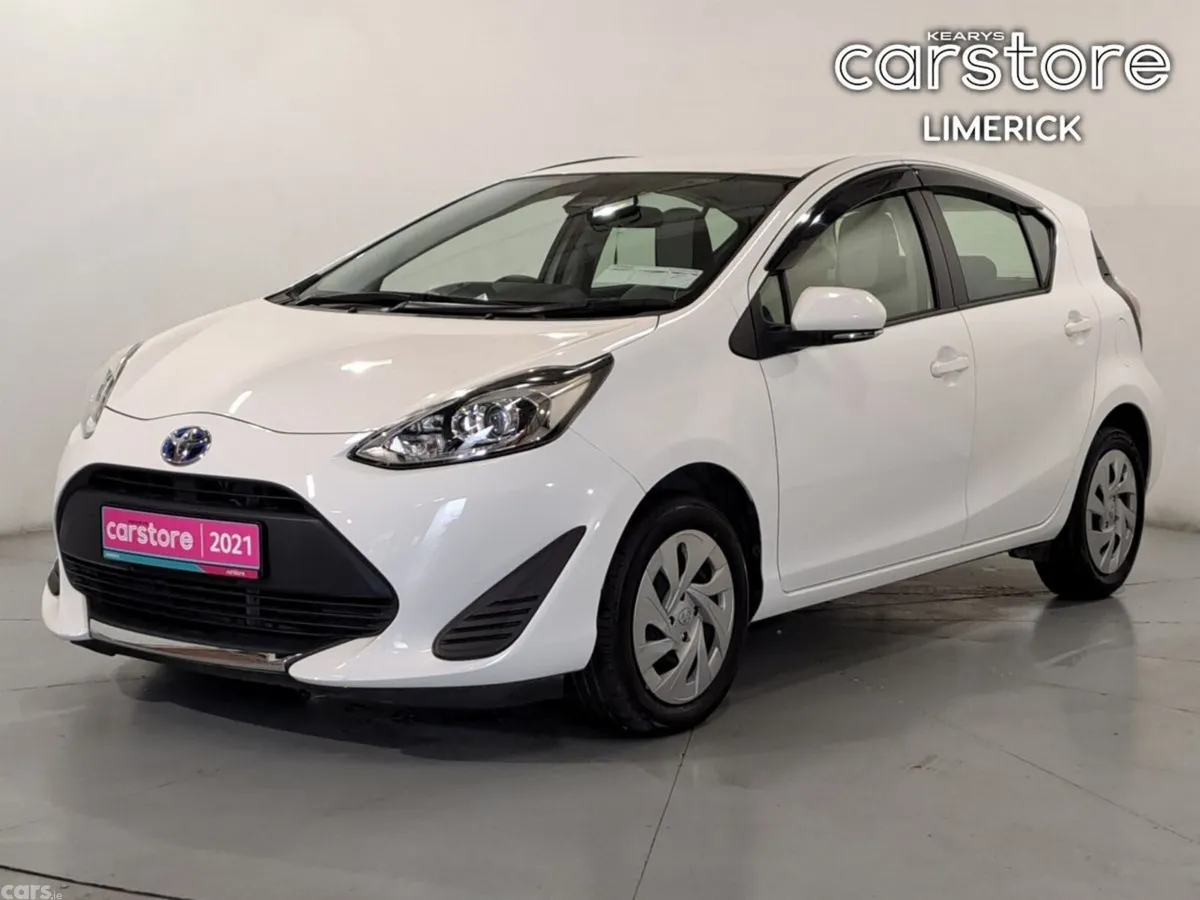 Toyota Aqua Hatchback, Petrol Hybrid, 2021, White