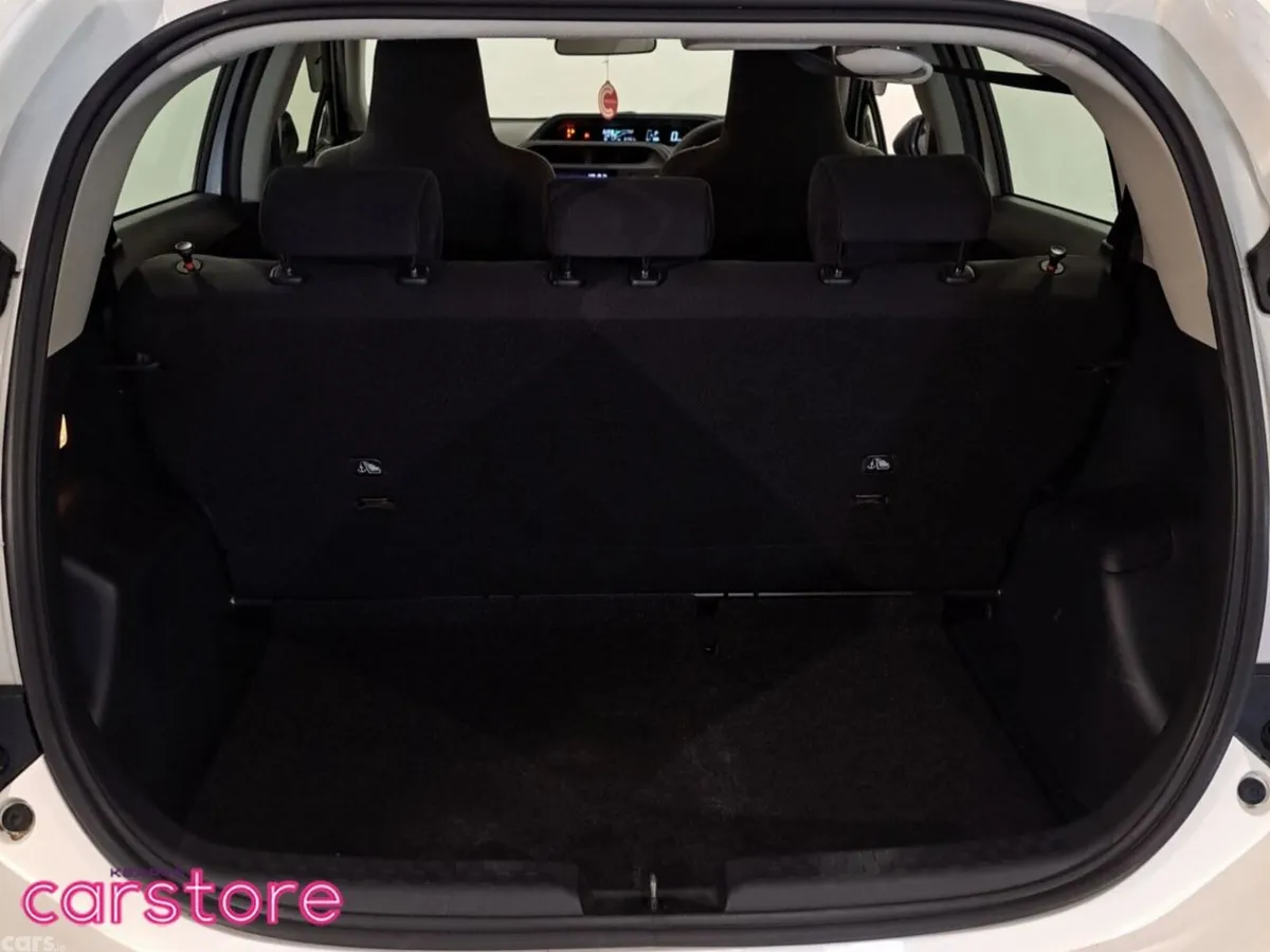Toyota Aqua Hatchback, Petrol Hybrid, 2021, White