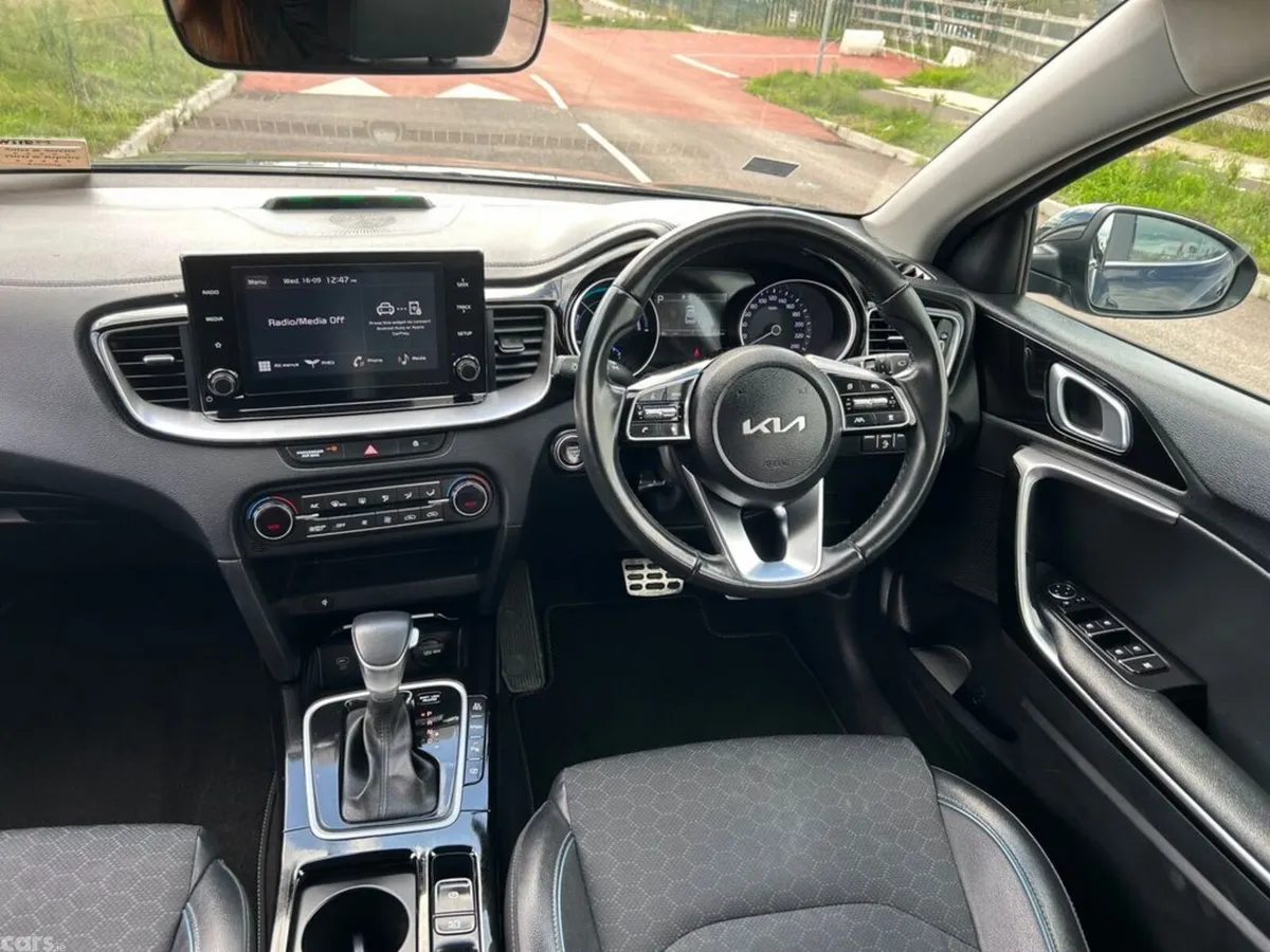 Kia XCeed Hatchback, Petrol Plug-in Hybrid, 2023, Black