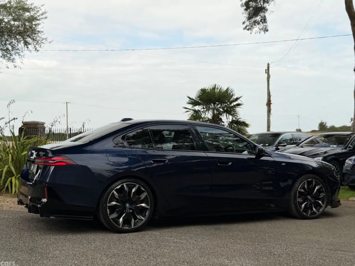 BMW 5-Series Saloon, Petrol Plug-in Hybrid, 2025, Blue
