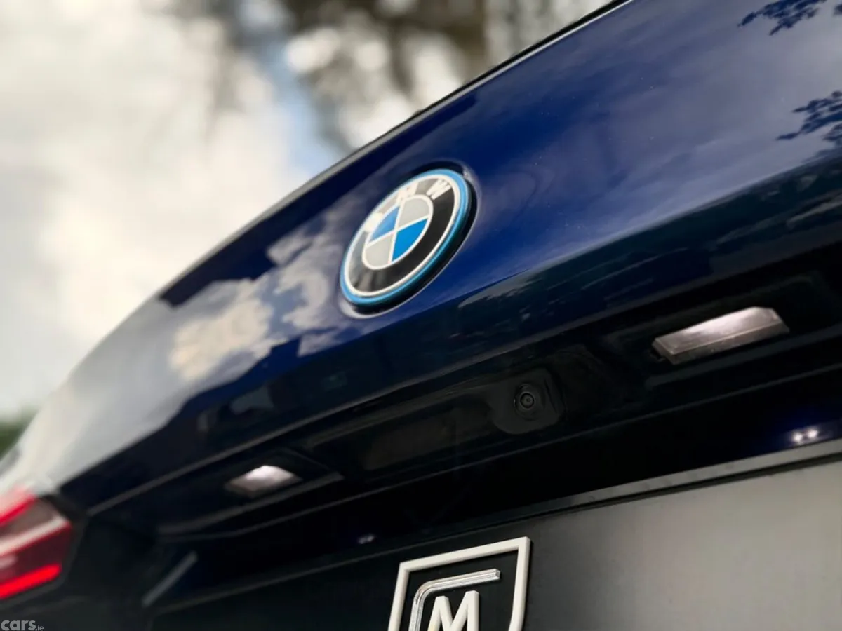 BMW 5-Series Saloon, Petrol Plug-in Hybrid, 2025, Blue