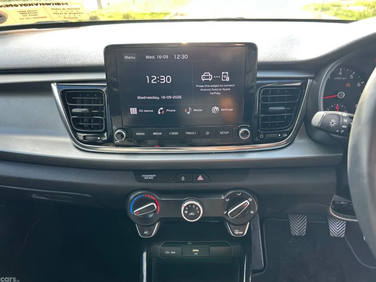 Kia Rio Hatchback, Petrol, 2023, Silver