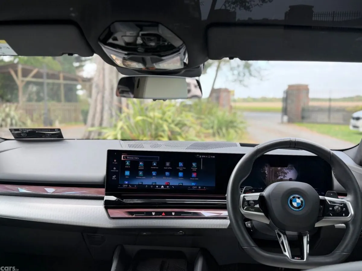 BMW 5-Series Saloon, Petrol Plug-in Hybrid, 2025, Blue