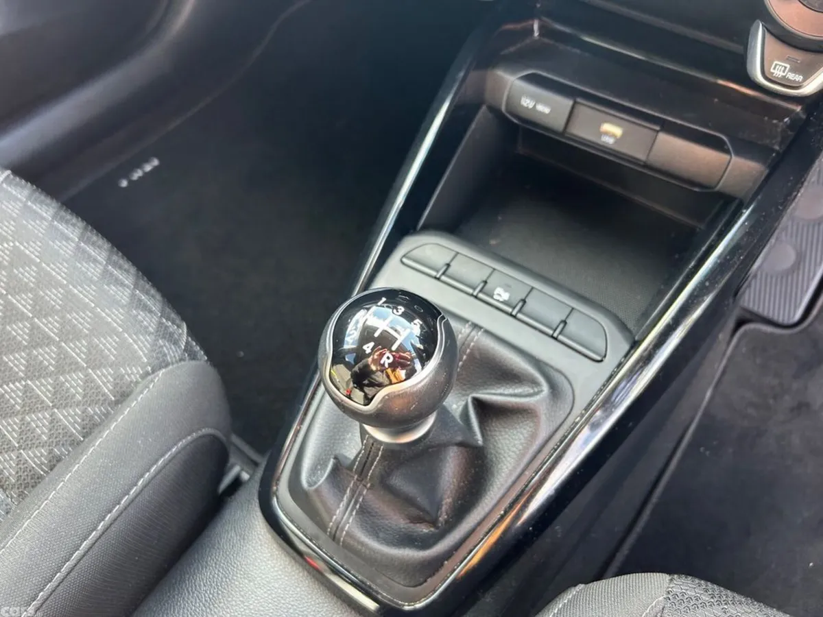 Kia Rio Hatchback, Petrol, 2023, Silver