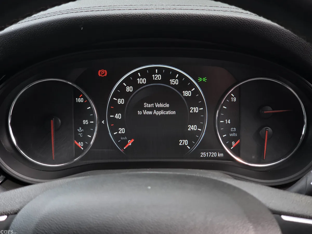 Opel Insignia Hatchback, Diesel, 2018, Grey