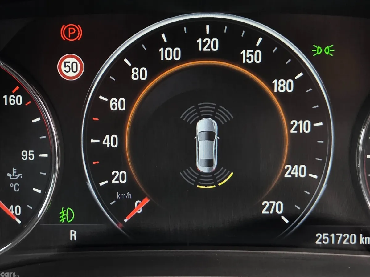 Opel Insignia Hatchback, Diesel, 2018, Grey