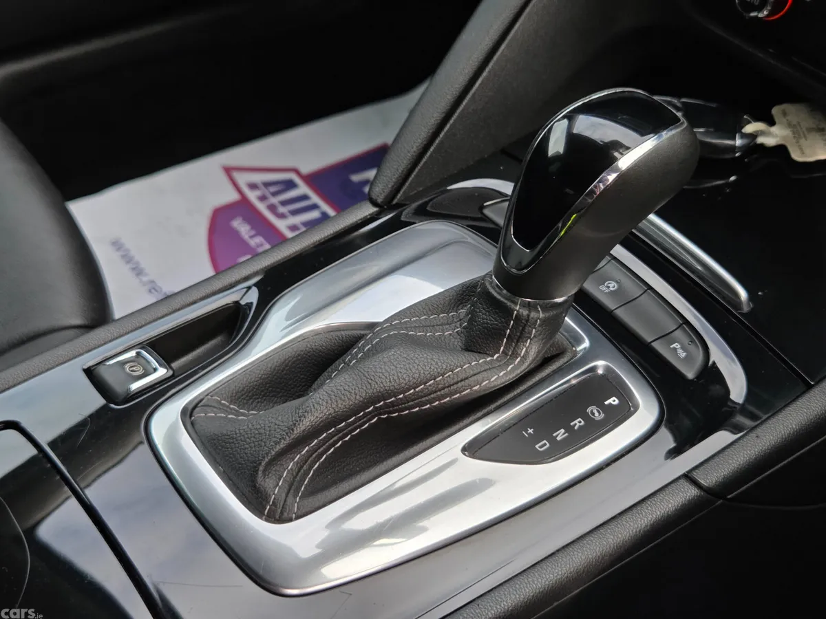 Opel Insignia Hatchback, Diesel, 2018, Grey