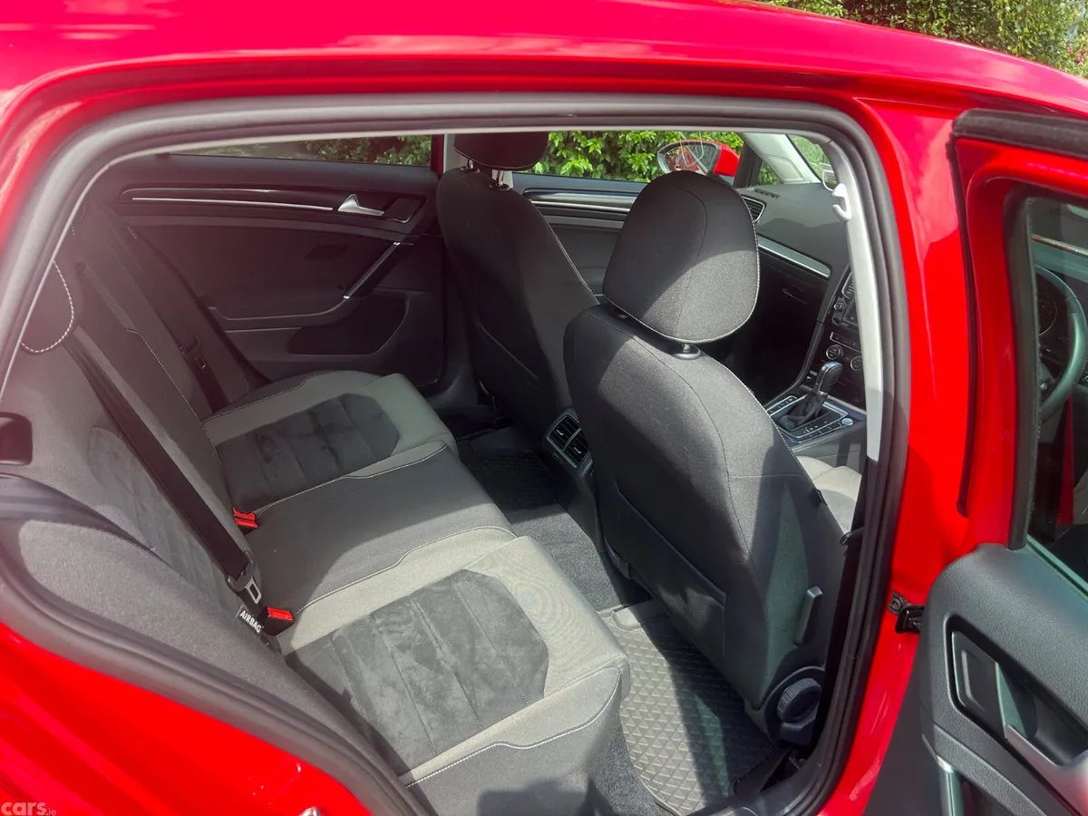 Volkswagen Golf Hatchback, Petrol, 2017, Red
