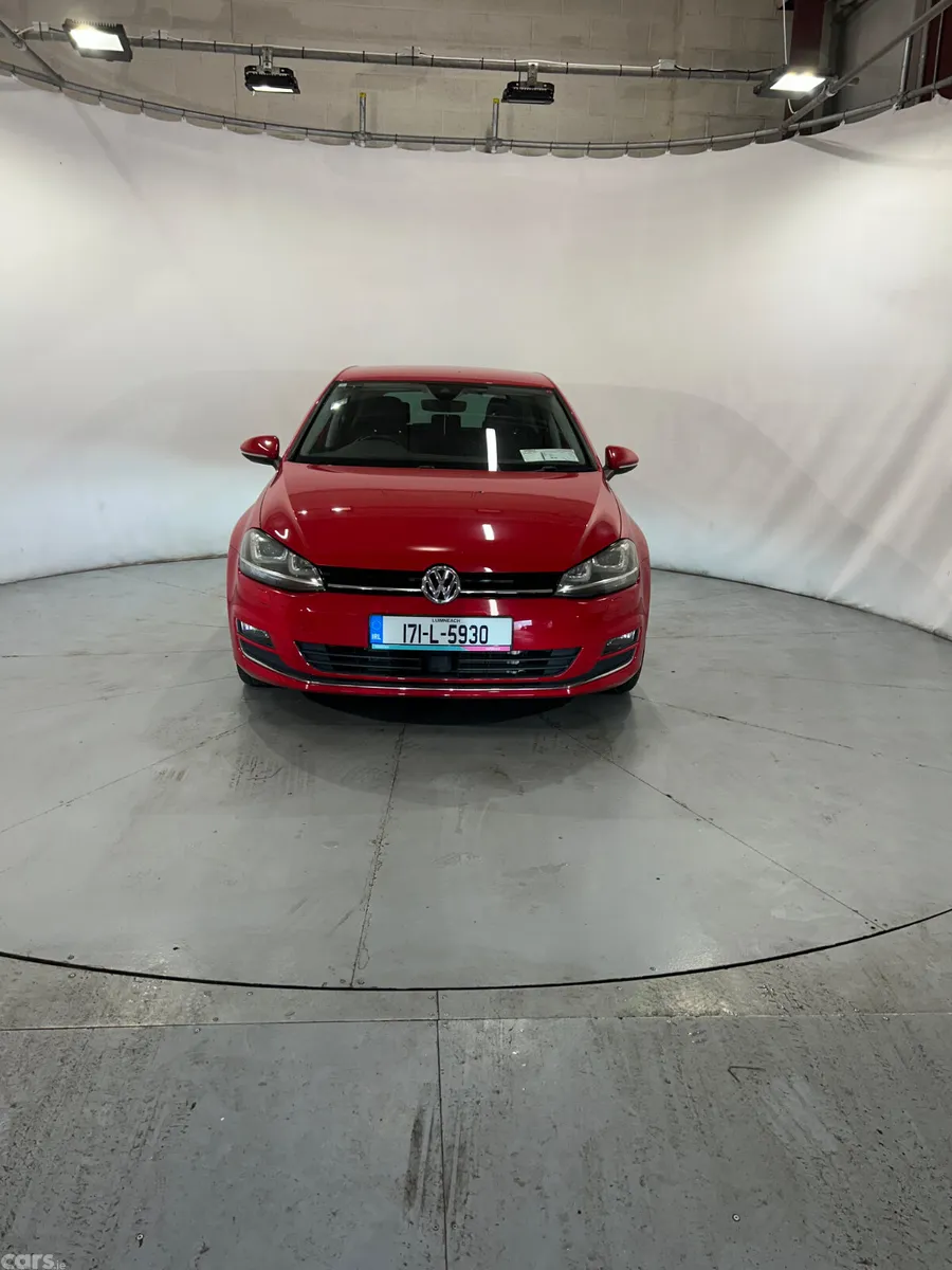Volkswagen Golf Hatchback, Petrol, 2017, Red