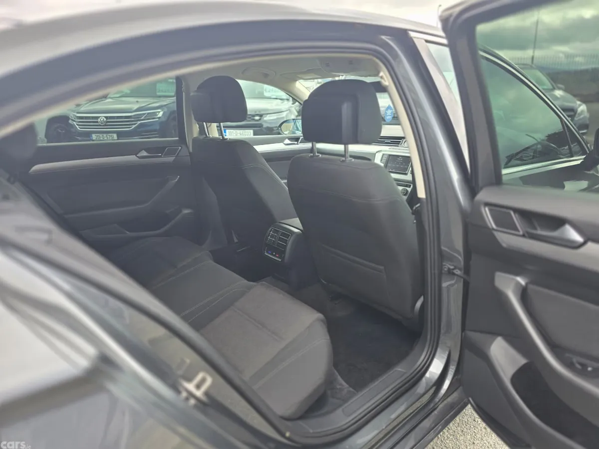 Volkswagen Passat Saloon, Diesel, 2015, Grey