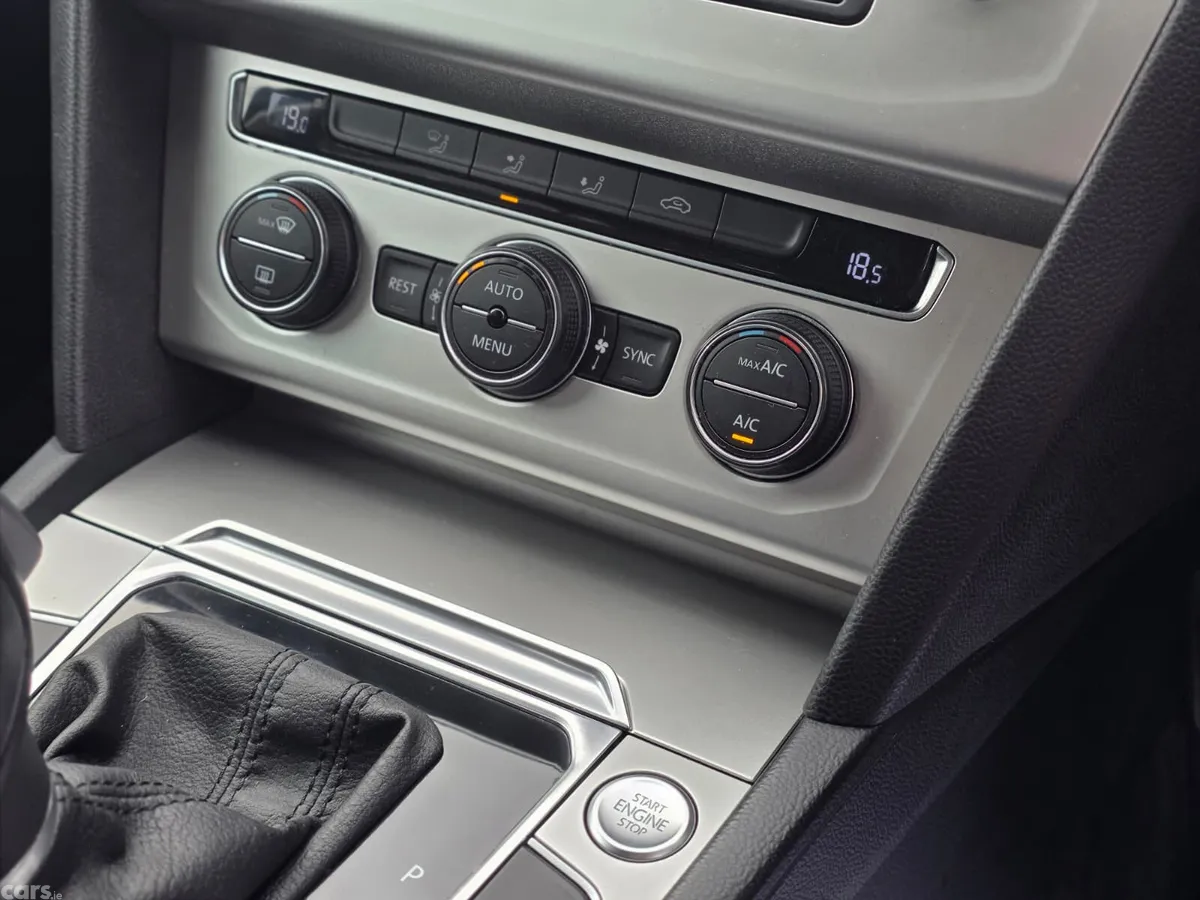 Volkswagen Passat Saloon, Diesel, 2015, Grey