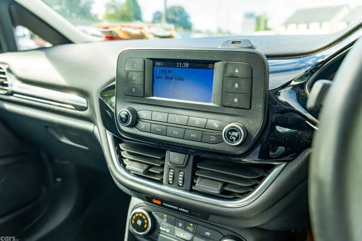 Ford Fiesta Hatchback, Diesel, 2020, Grey