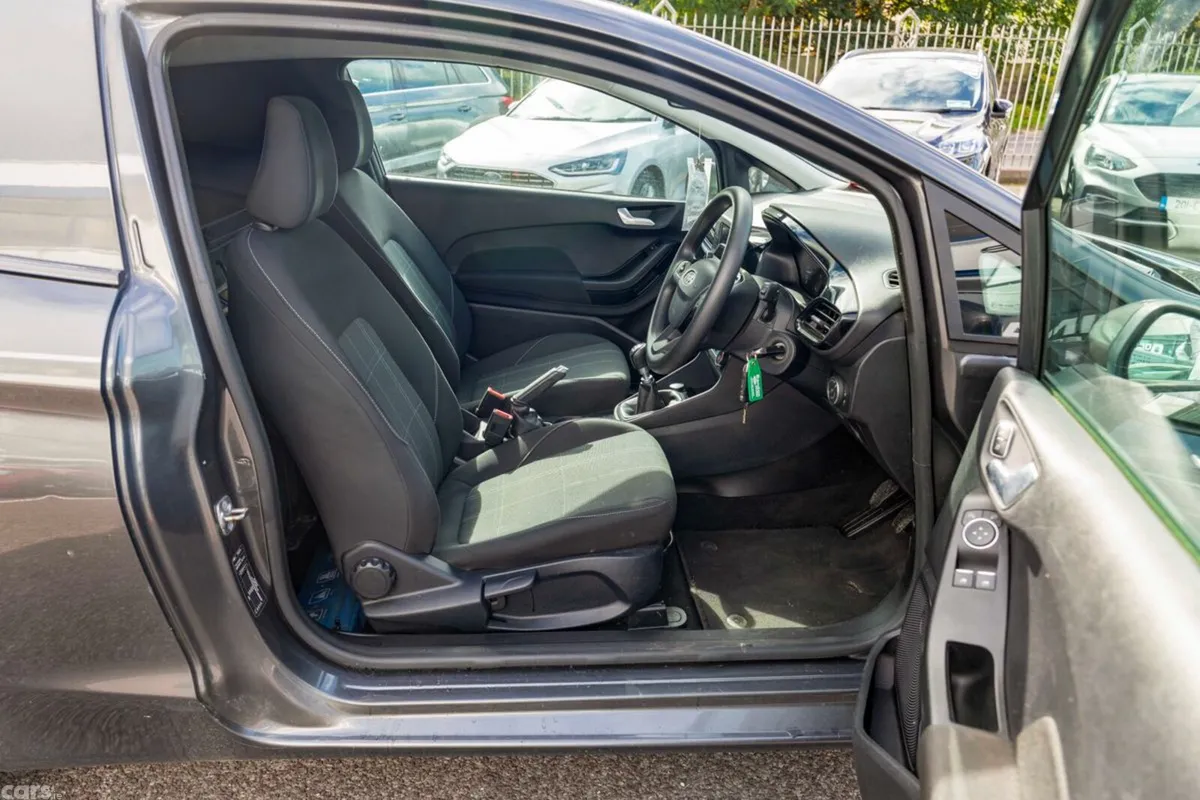 Ford Fiesta Hatchback, Diesel, 2020, Grey