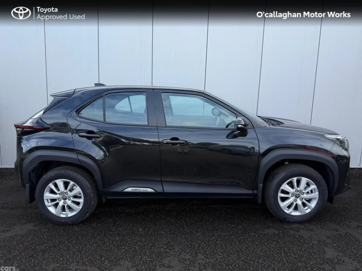 Toyota Yaris Cross SUV, Petrol Hybrid, 2026, Black