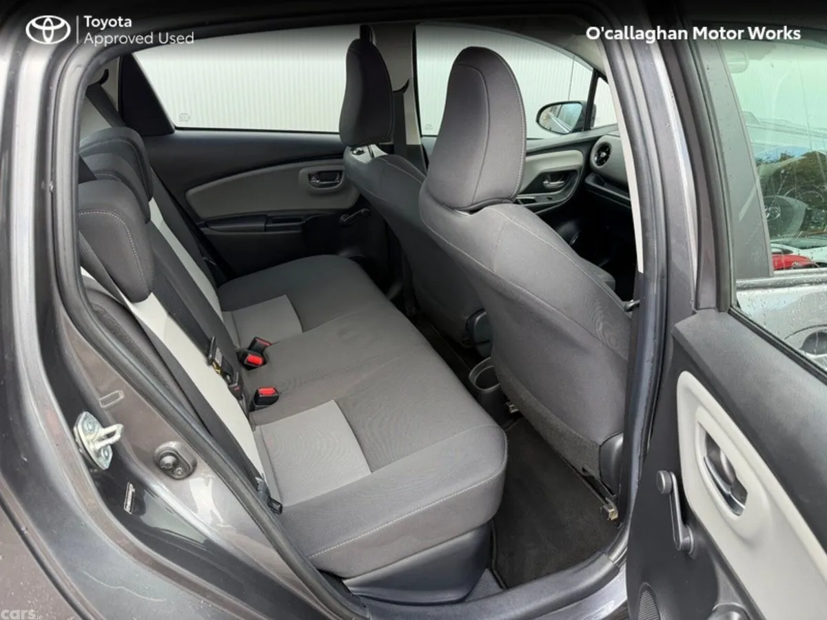 Toyota Yaris Hatchback, Petrol Hybrid, 2018, Grey