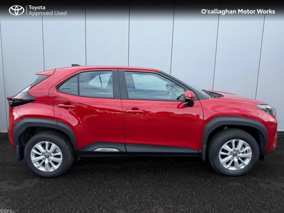 Toyota Yaris Cross SUV, Petrol Hybrid, 2026, Red