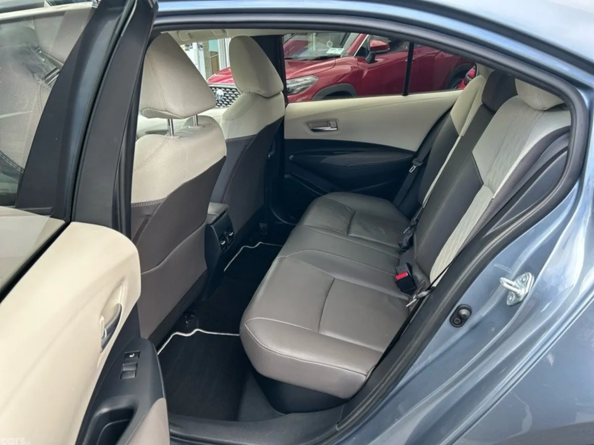 Toyota Corolla Saloon, Petrol Hybrid, 2021, Grey