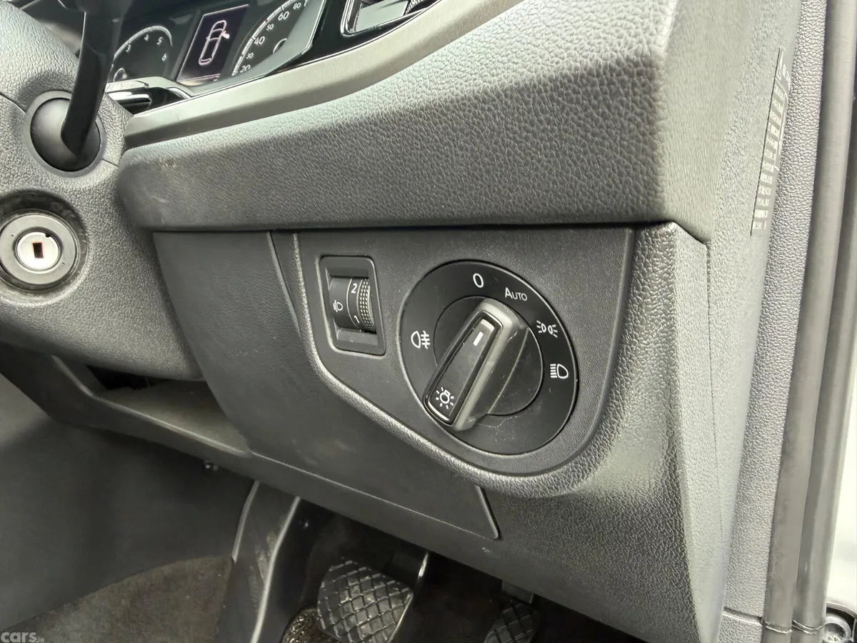 Volkswagen Polo Hatchback, Petrol, 2019, White