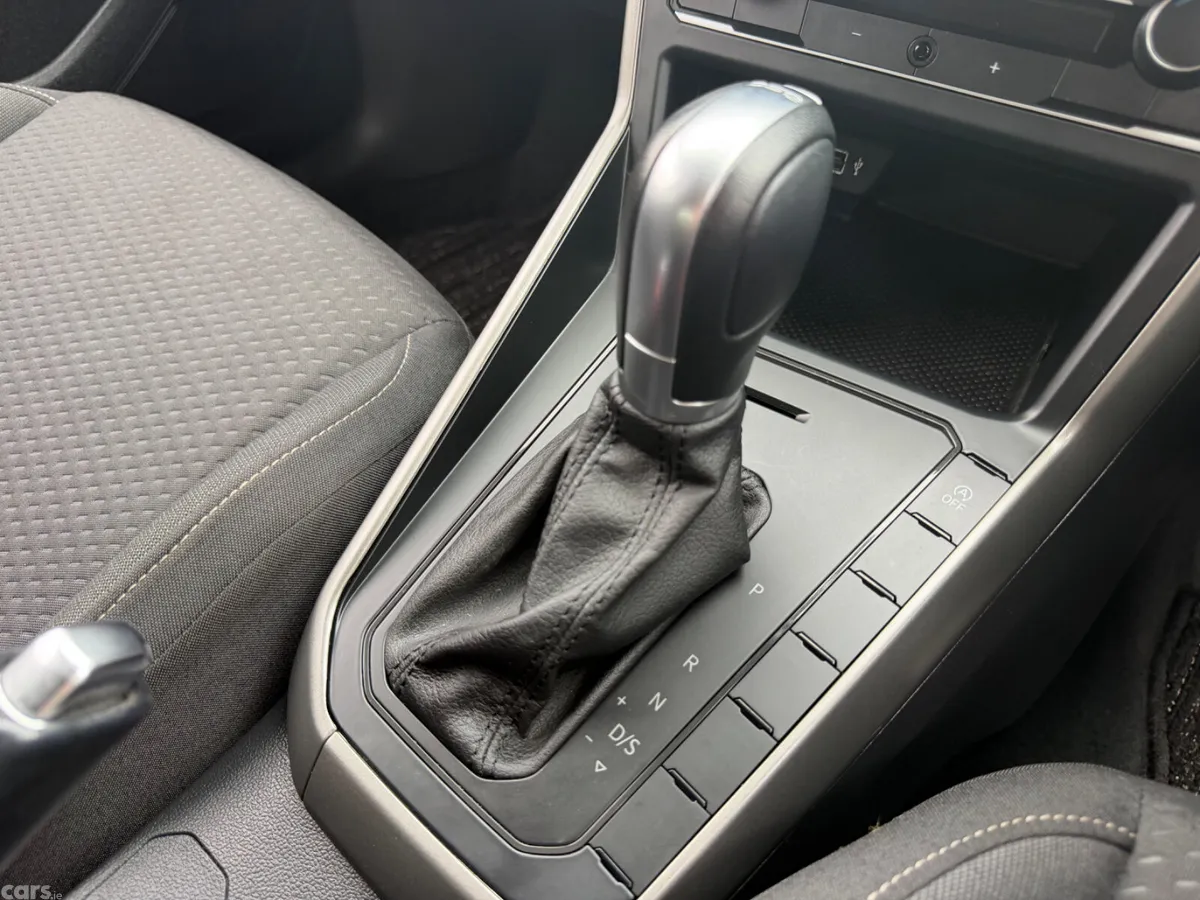 Volkswagen Polo Hatchback, Petrol, 2019, White