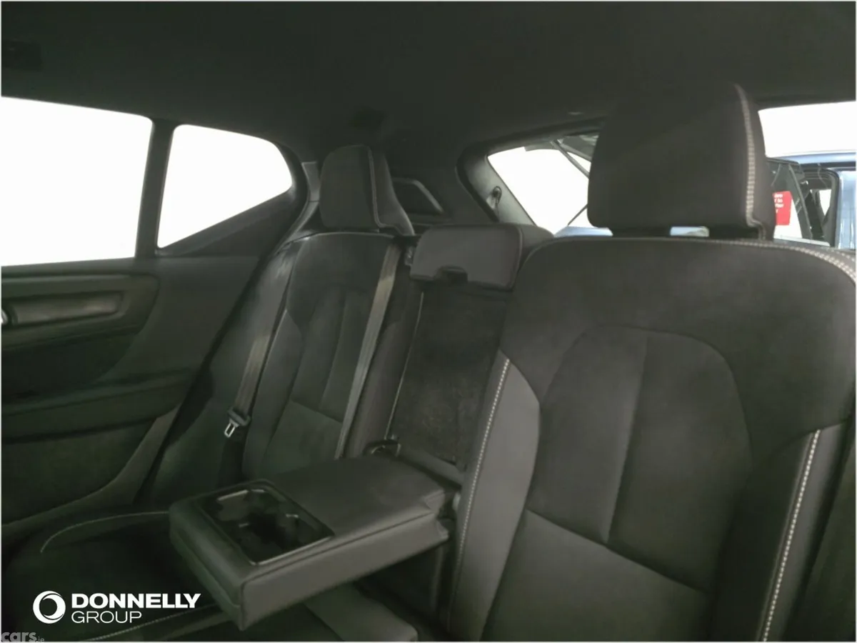 Volvo XC40 Estate, Petrol, 2025, Black