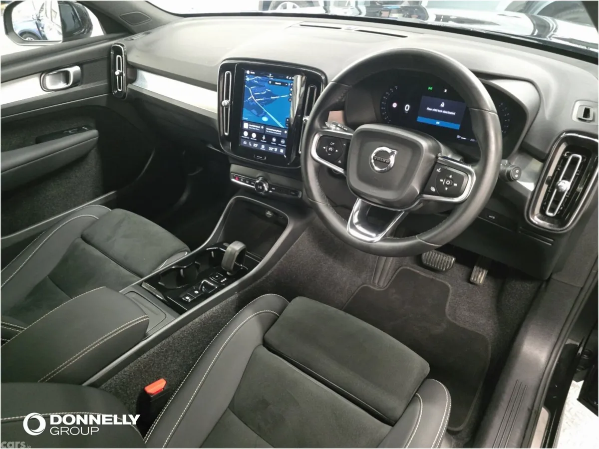 Volvo XC40 Estate, Petrol, 2025, Black