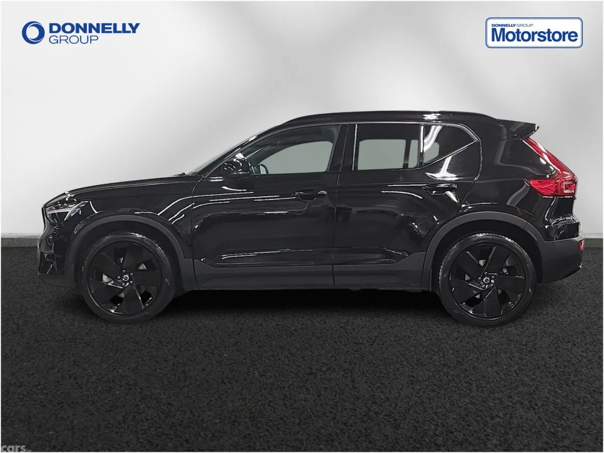 Volvo XC40 Estate, Petrol, 2025, Black