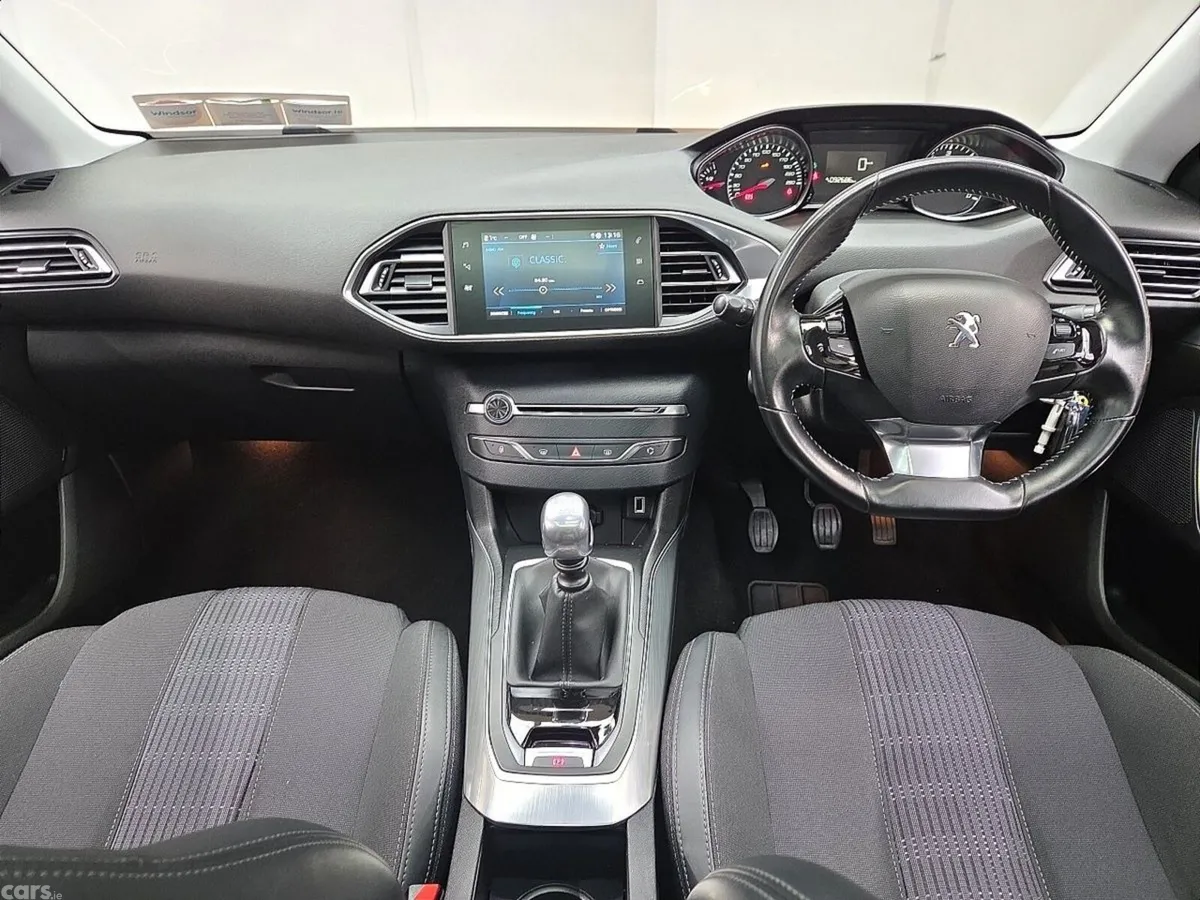 Peugeot 308 Hatchback, Diesel, 2019, Red