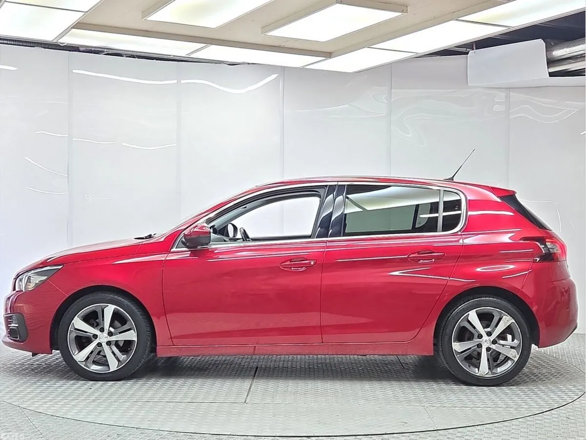 Peugeot 308 Hatchback, Diesel, 2019, Red