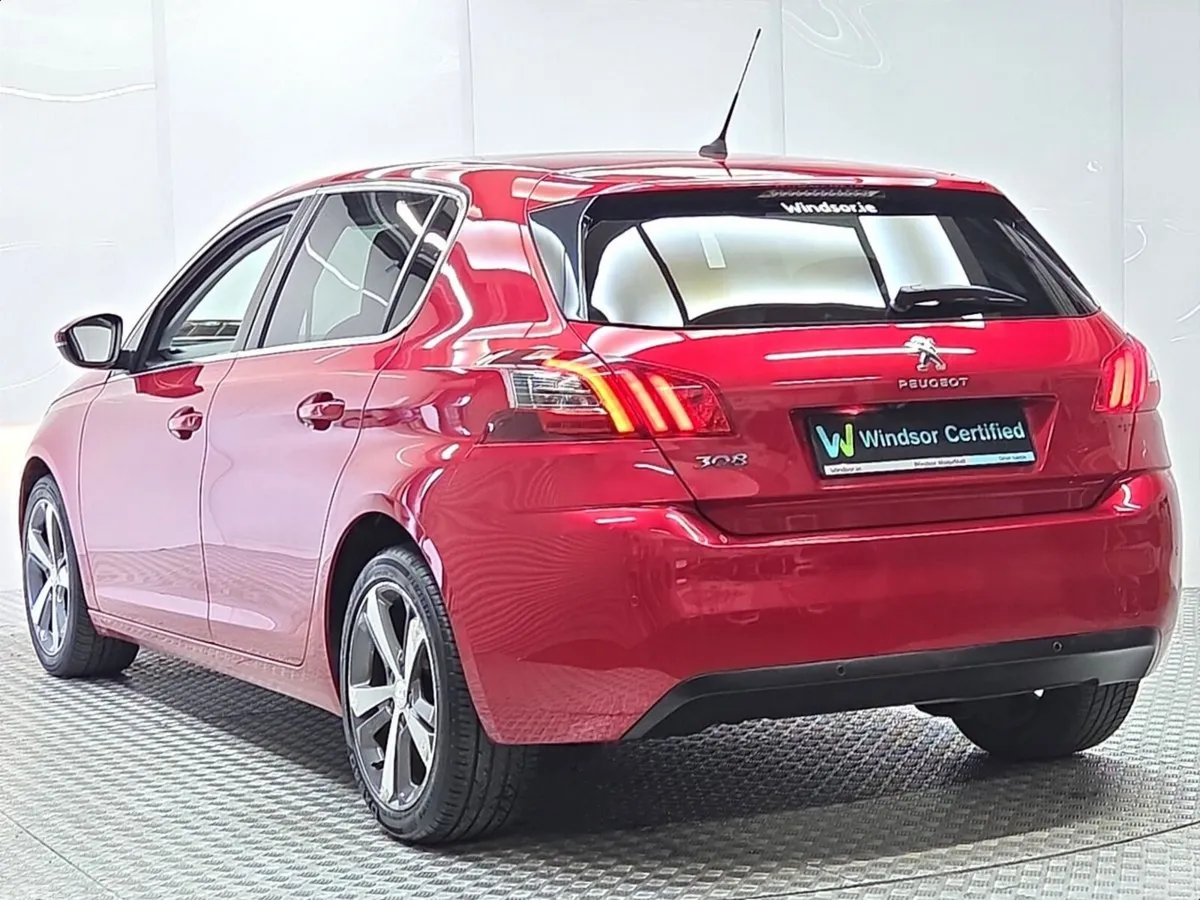 Peugeot 308 Hatchback, Diesel, 2019, Red
