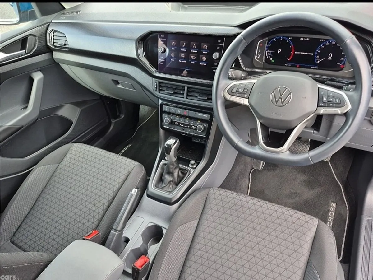 Volkswagen T-Cross Hatchback, Petrol, 2021, Blue
