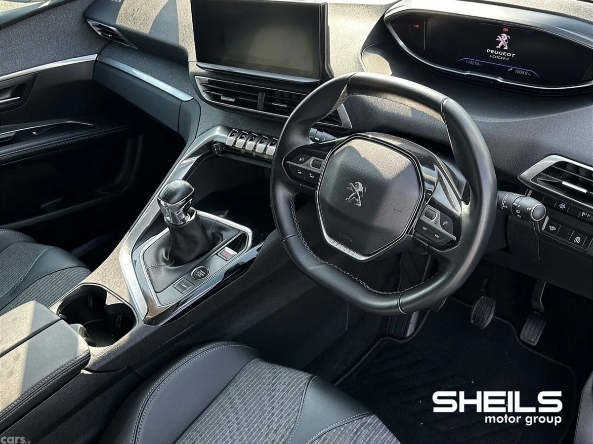 Peugeot 5008 MPV, Diesel, 2022, White