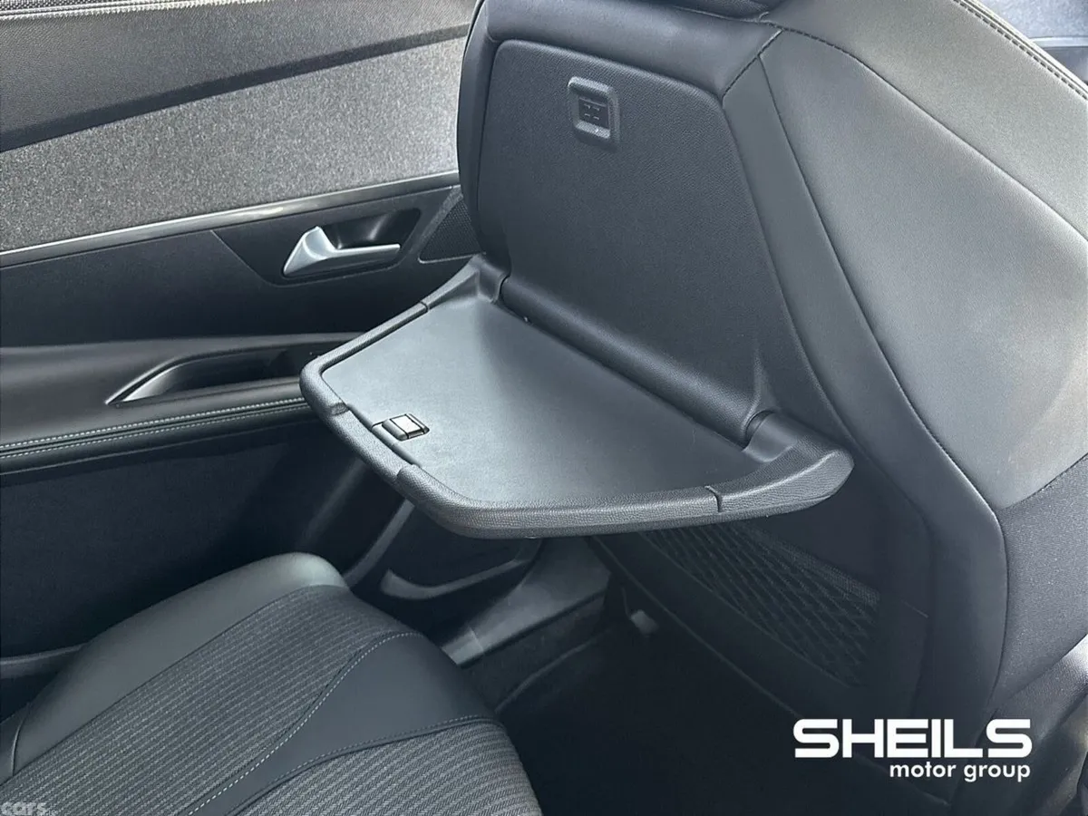 Peugeot 5008 MPV, Diesel, 2022, White
