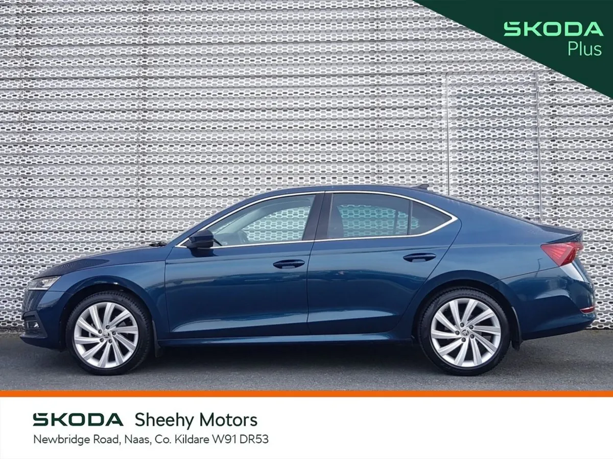 Skoda Octavia Saloon, Petrol, 2023, Blue