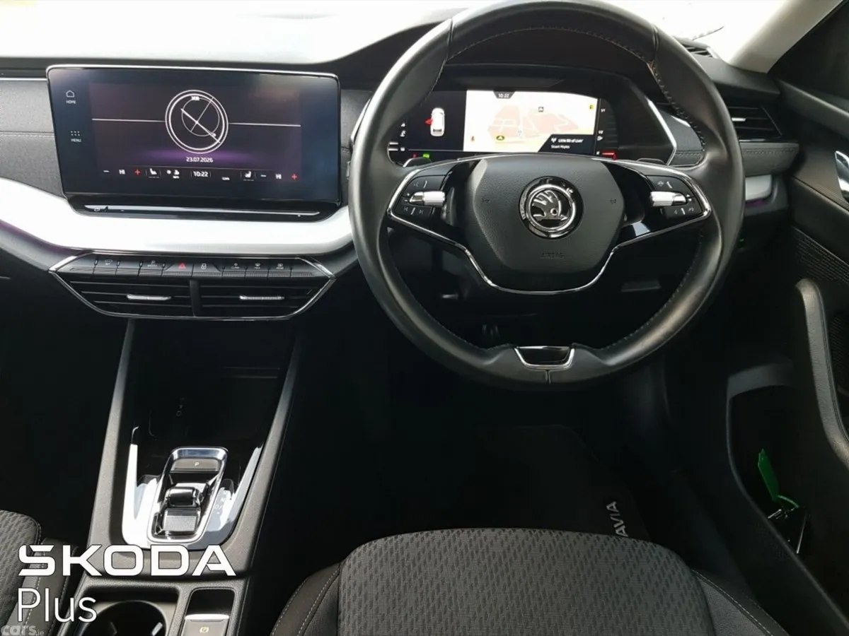 Skoda Octavia Saloon, Petrol, 2023, Blue