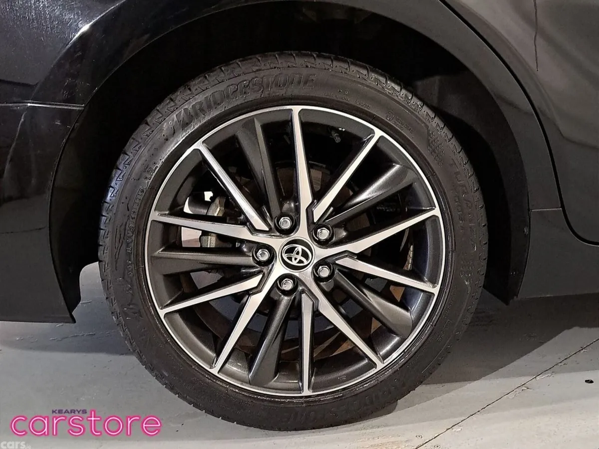 Toyota Camry Saloon, Petrol Hybrid, 2021, Black