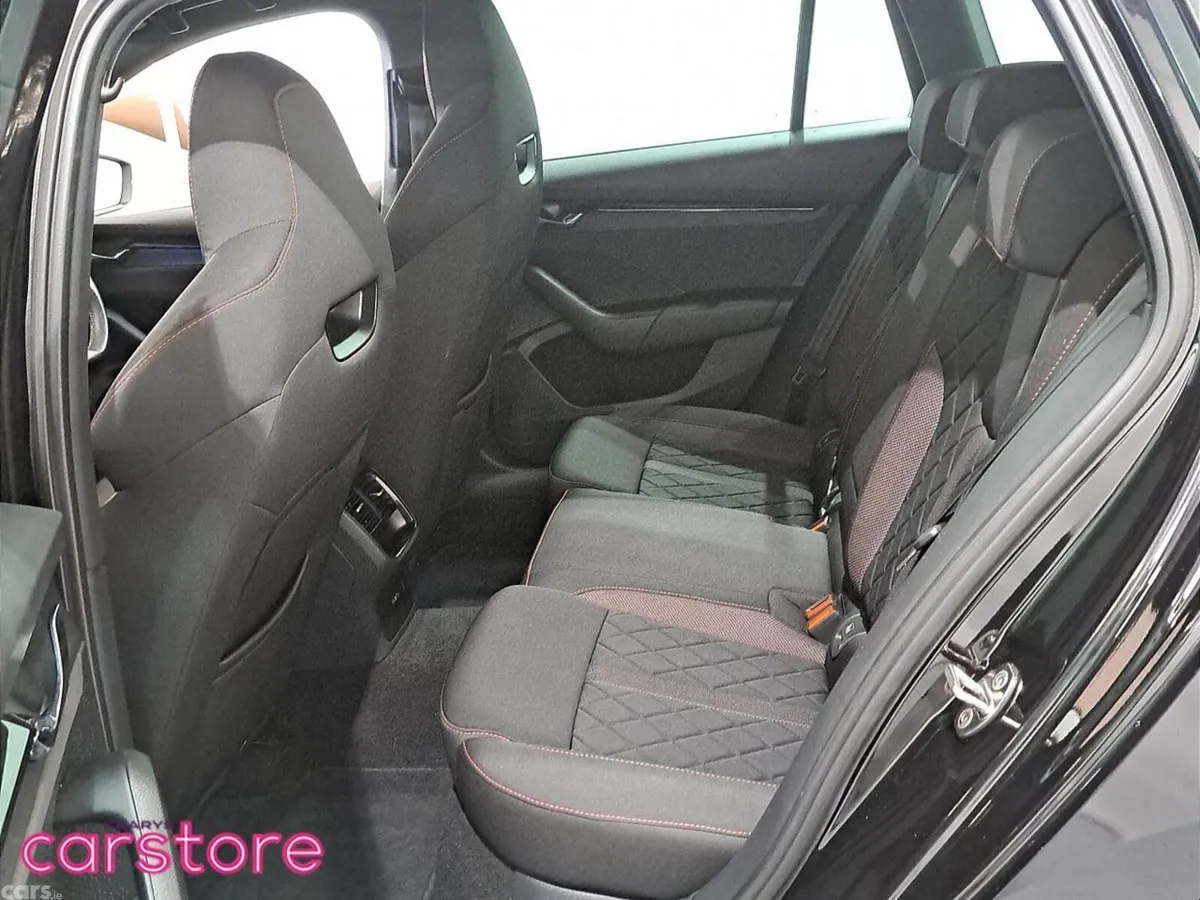 Skoda Octavia Estate, Petrol Plug-in Hybrid, 2022, Black