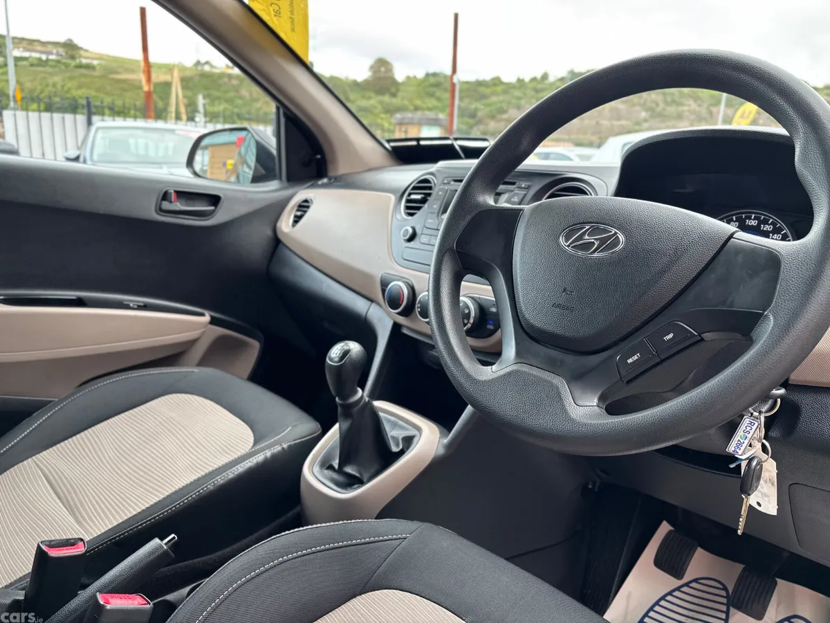 Hyundai i10 Hatchback, Petrol, 2014, Black