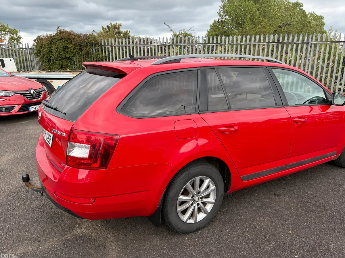 Skoda Octavia Estate, Diesel, 2015, Red