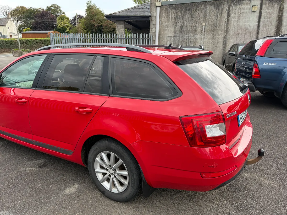 Skoda Octavia Estate, Diesel, 2015, Red